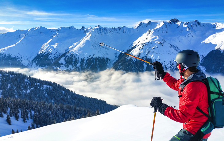 Skifahrer in den Alpen
