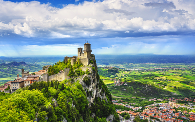 der Gipfel Guaita mit seiner Festung über der Stadt San Marino