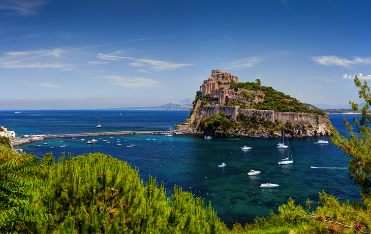 Castello Aragonese an der Ostseite der Insel Ischia 