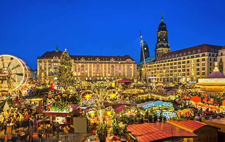 Striezelmarkt auf dem Altmarkt in Dresden, Deutschland